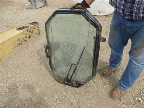 caterpillar skid steer replacement glass b series|Caterpillar .